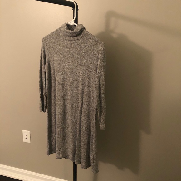 AEO Gray turtleneck knit - Picture 1 of 1